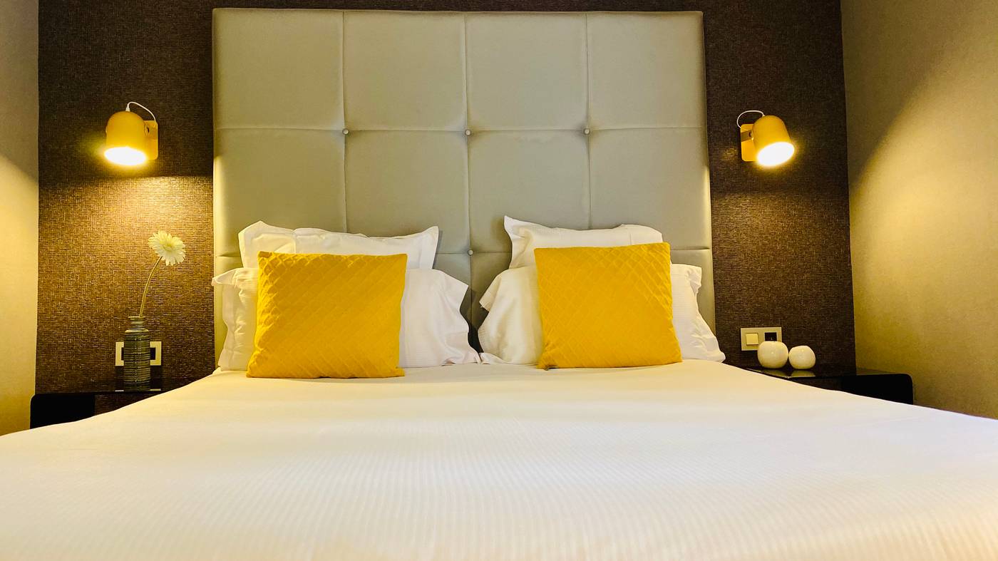 Hotel-Opera-Marigny-Room-12