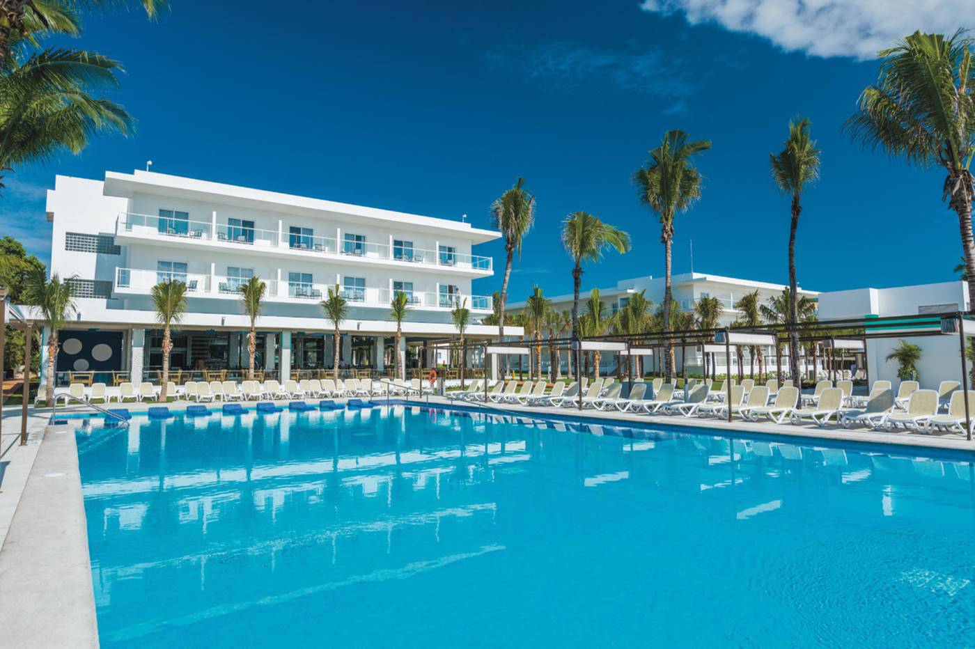 Riu-Playacar-All-Inclusive-Pool-7