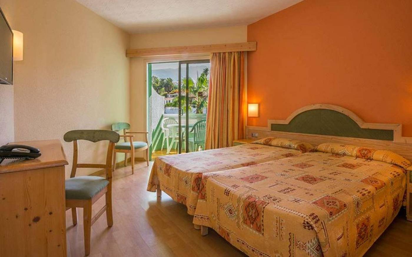 DC-Xibana-Park-Hotel-Room-14