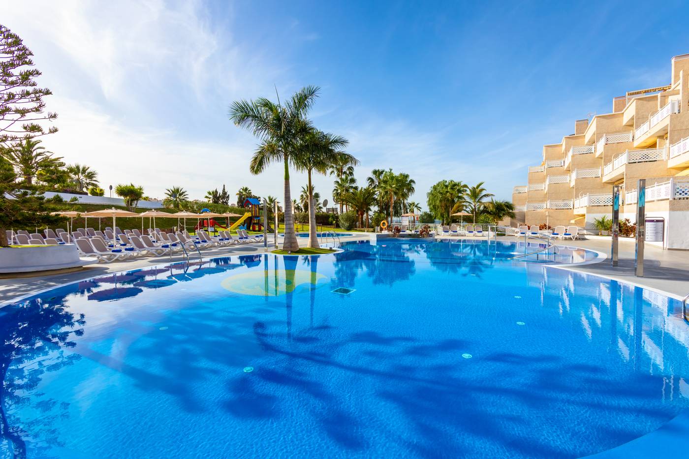 Tropical-Park-Hotel-Pool-2