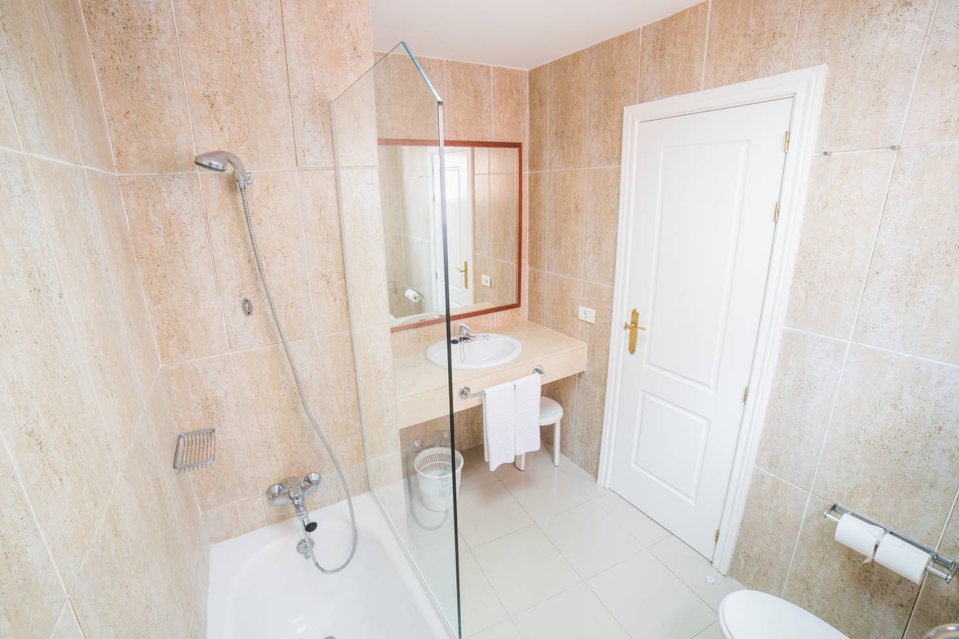 Hotel-RF-Astoria---Adults-Only-Room-20