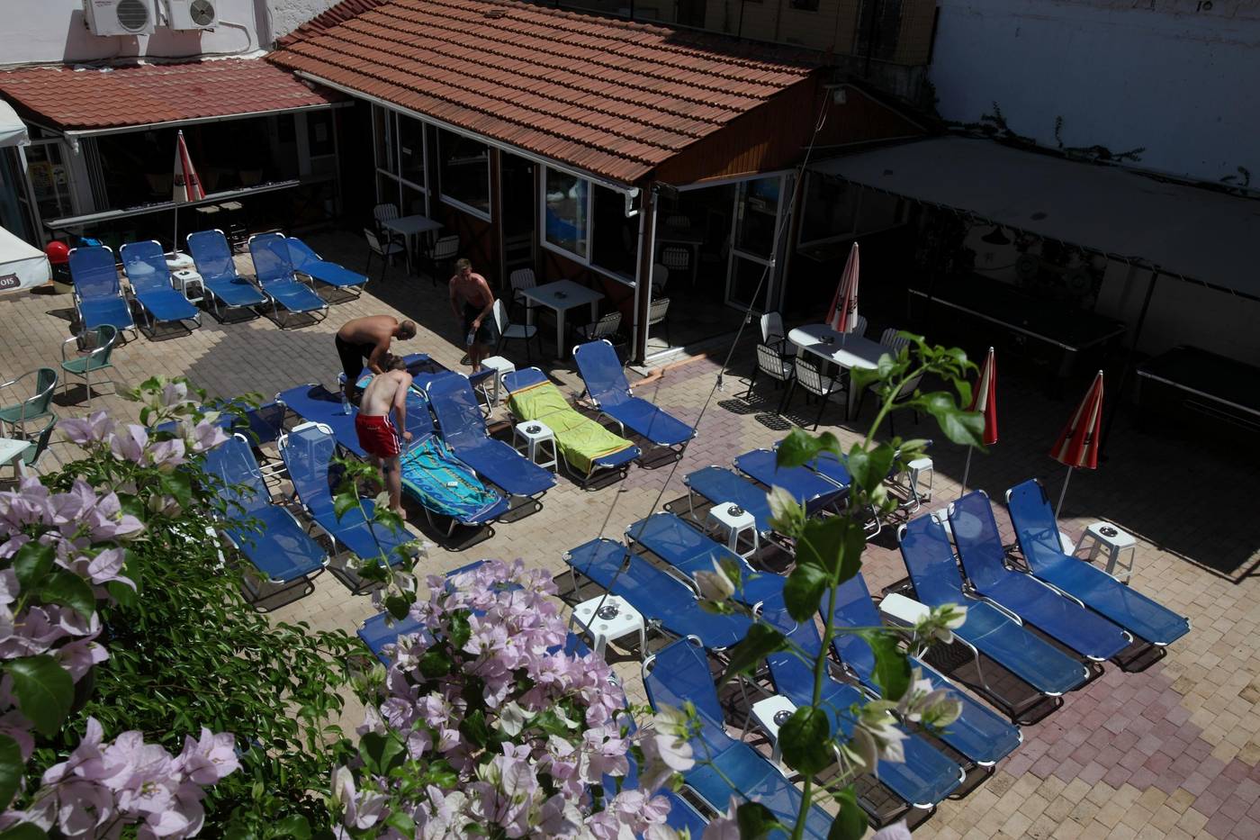 Happy-Days-Studios-Terrace-10