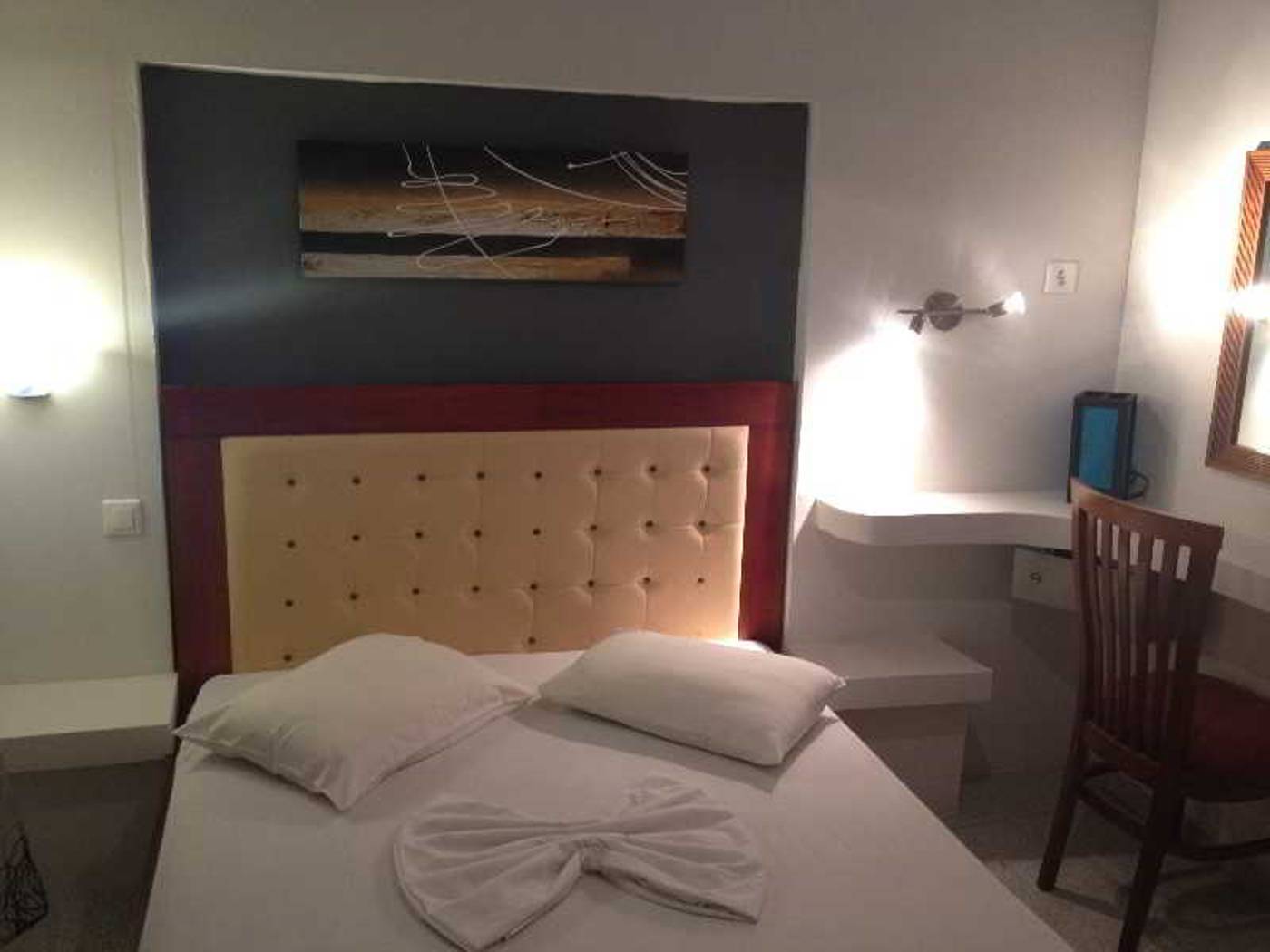 Vp-Prive-Suites-Room-12