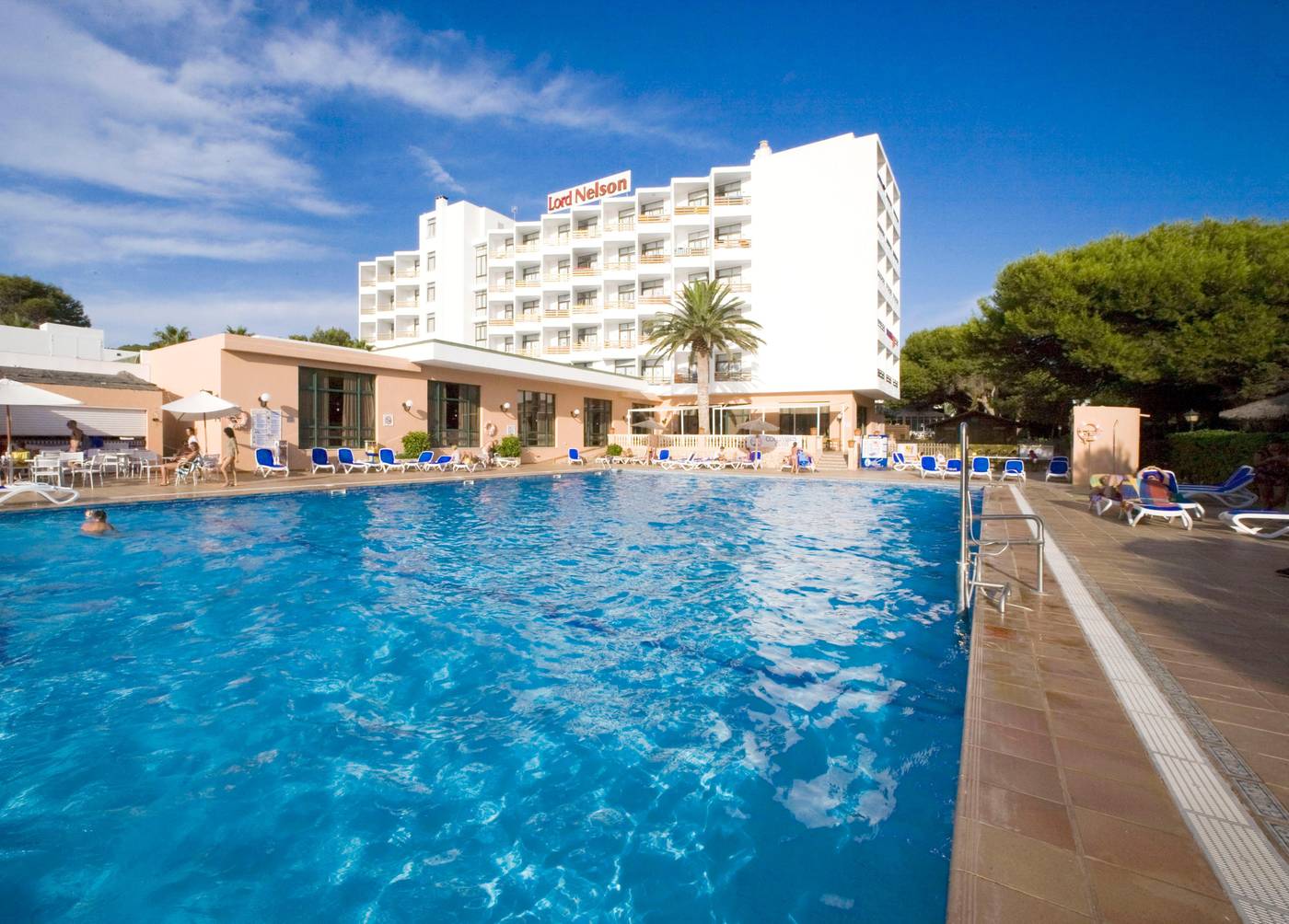 Globales-Lord-Nelson-Pool-2