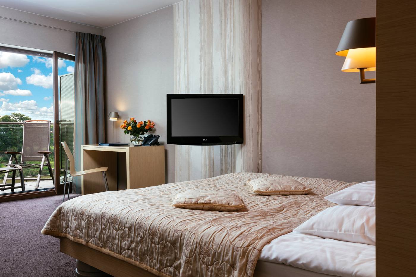 Hotel-Niebieski-Art-Hotel---Spa-Room-25