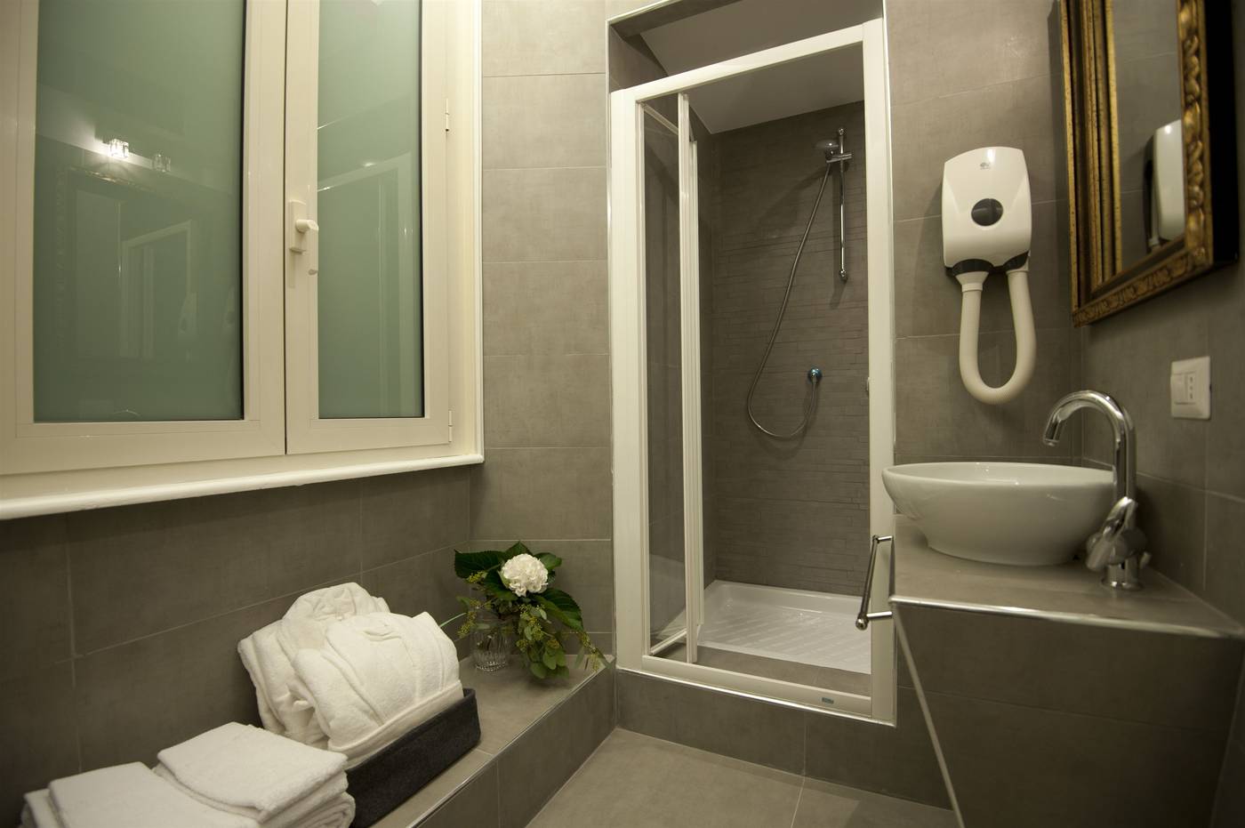 Luxury-on-the-River-Room-15