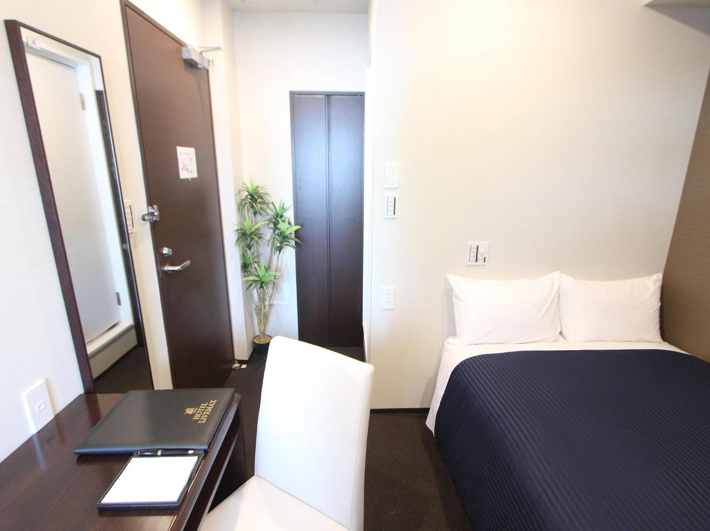 Hotel Livemax Higashi-Ginza-Japan-Tokyo-General view-3