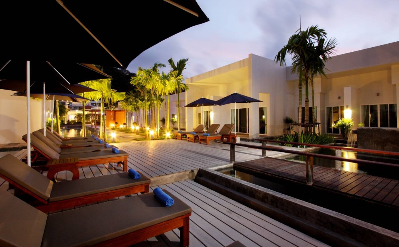 BLU-PINE-Villa---Pool-Access-Terrace-16