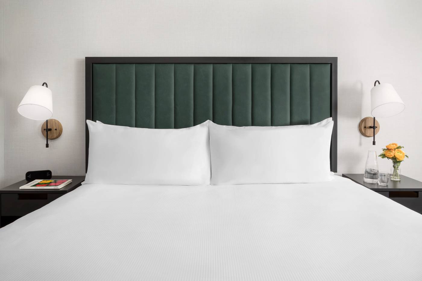 The-Arcadian-powered-by-Sonder-Room-22