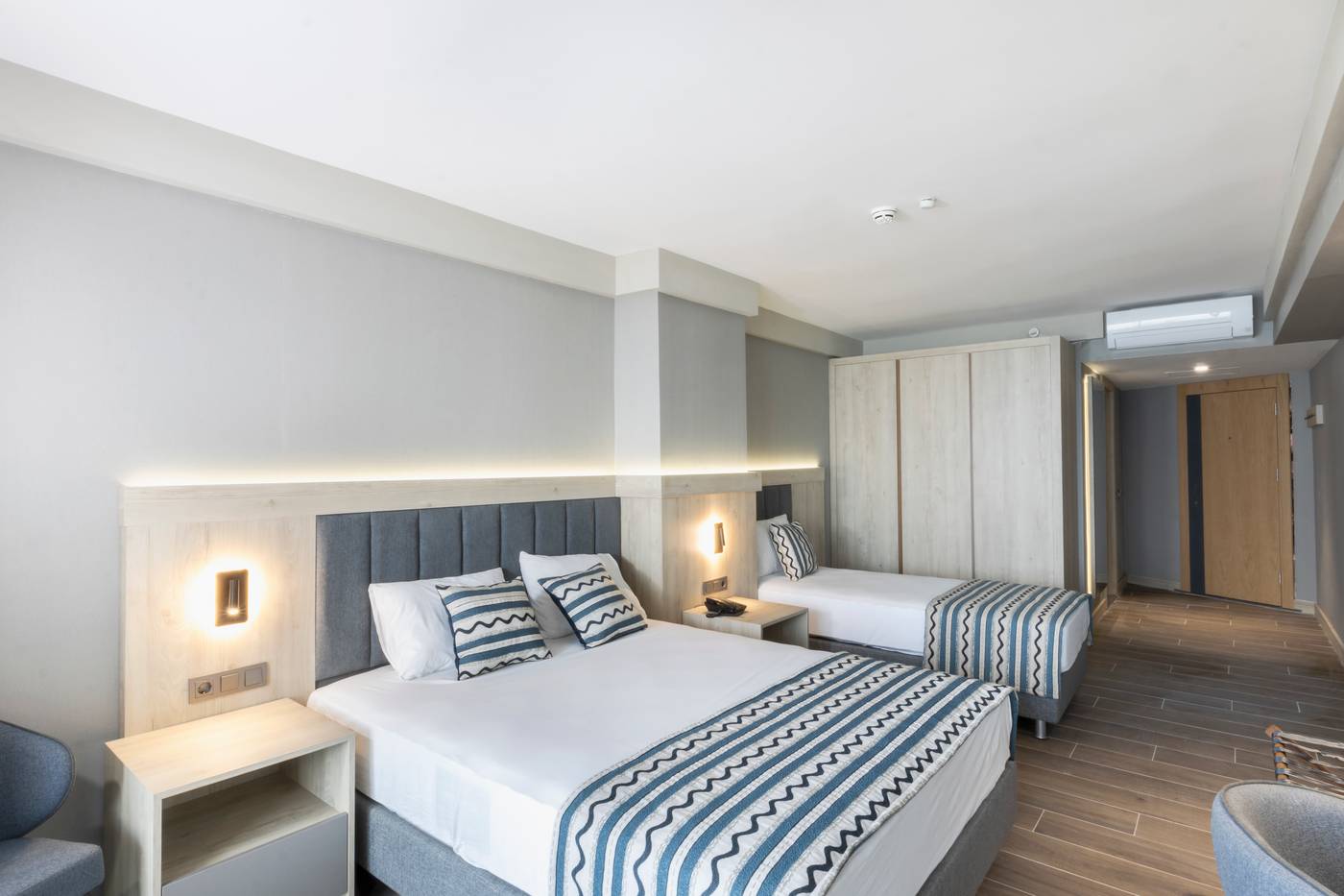 Elysee-Hotel-Room-14