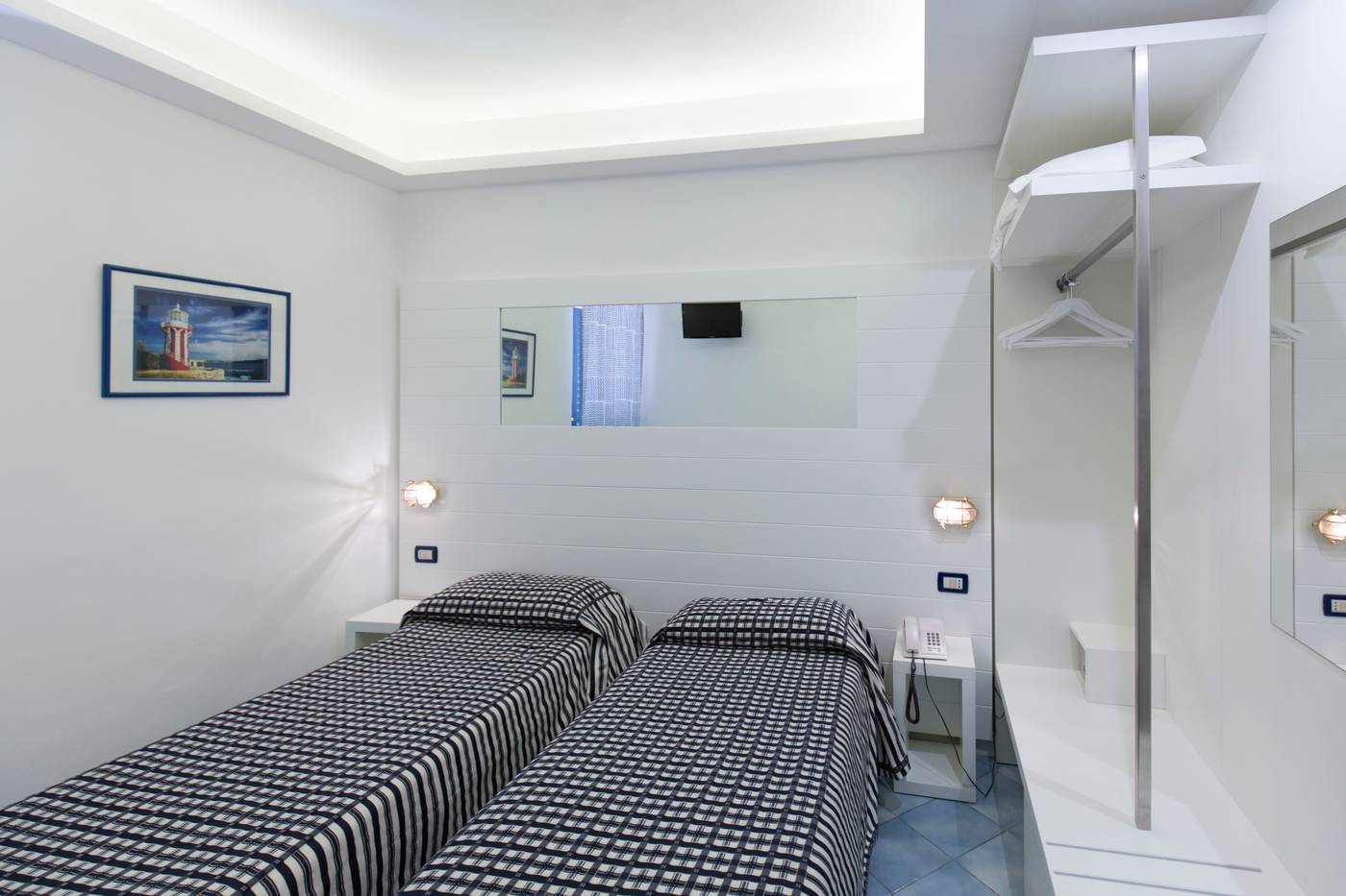 Hotel-Il-Faro-Sorrento-Room-12