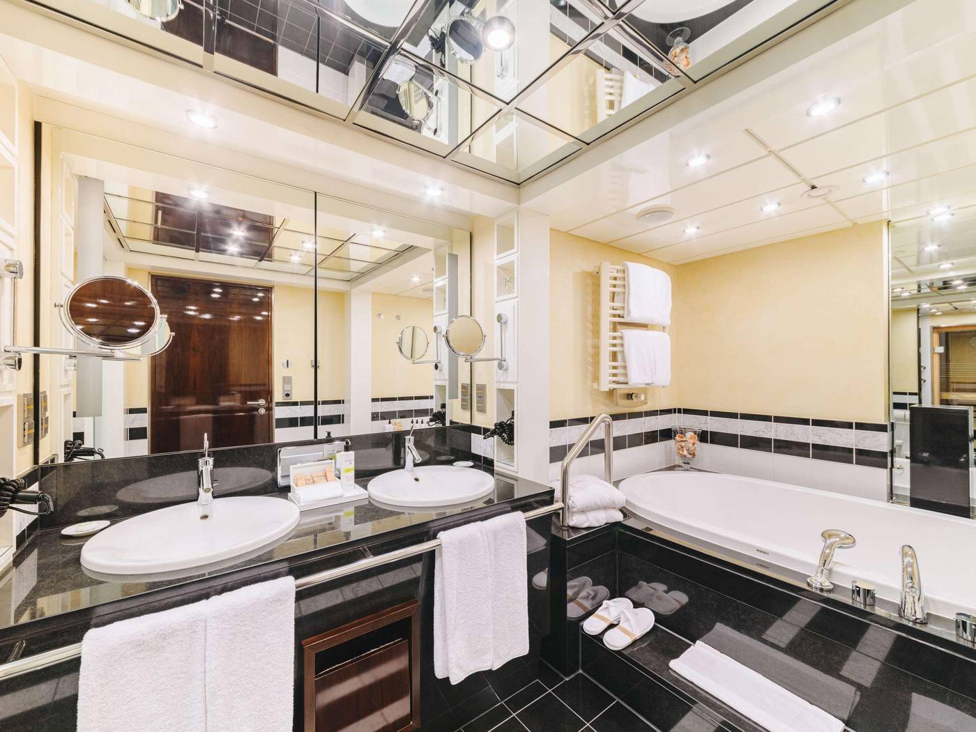 Pullman-Berlin-Schweizerhof-Room-33