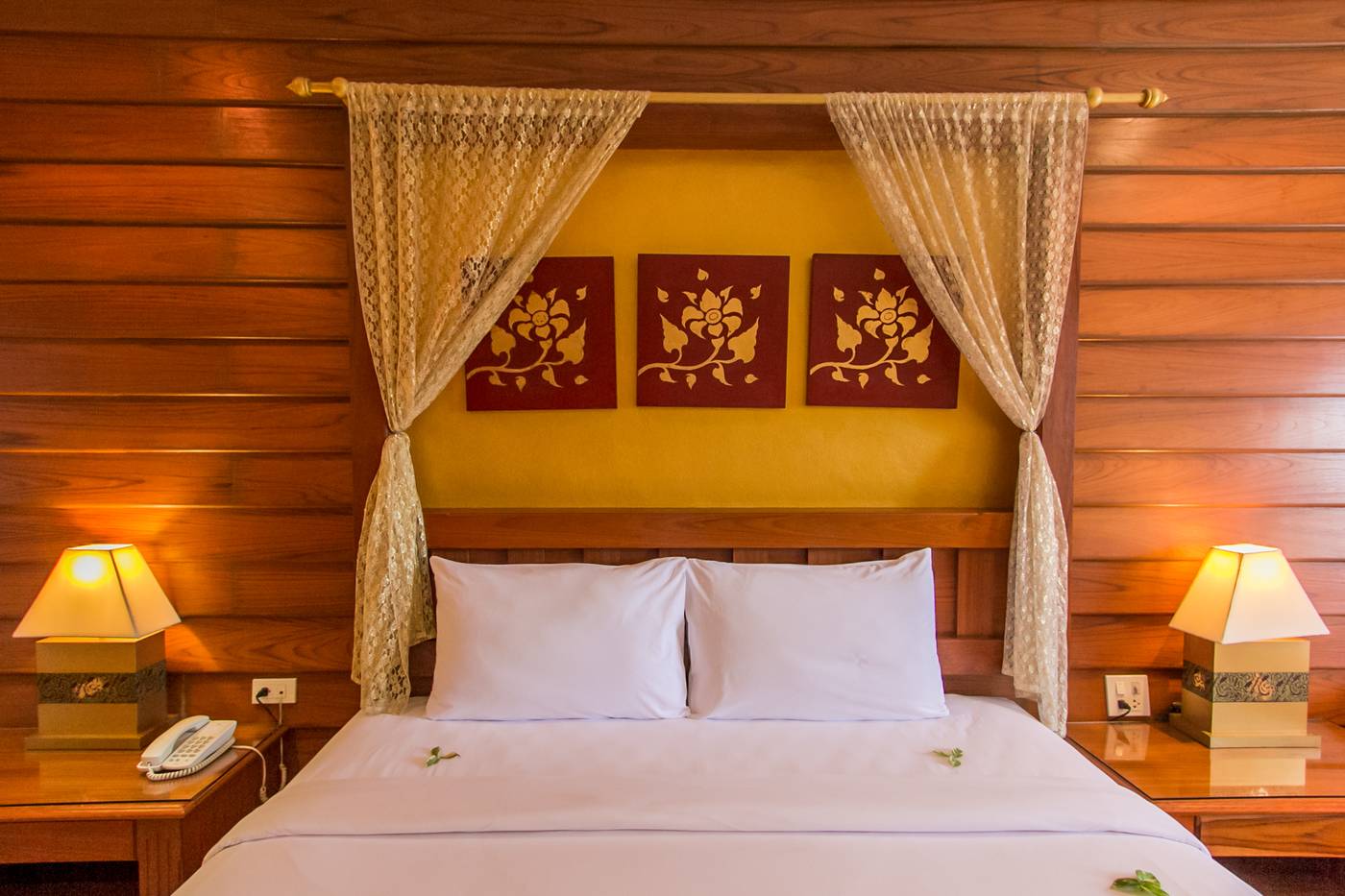 Bel-Aire-Resort-Room-7