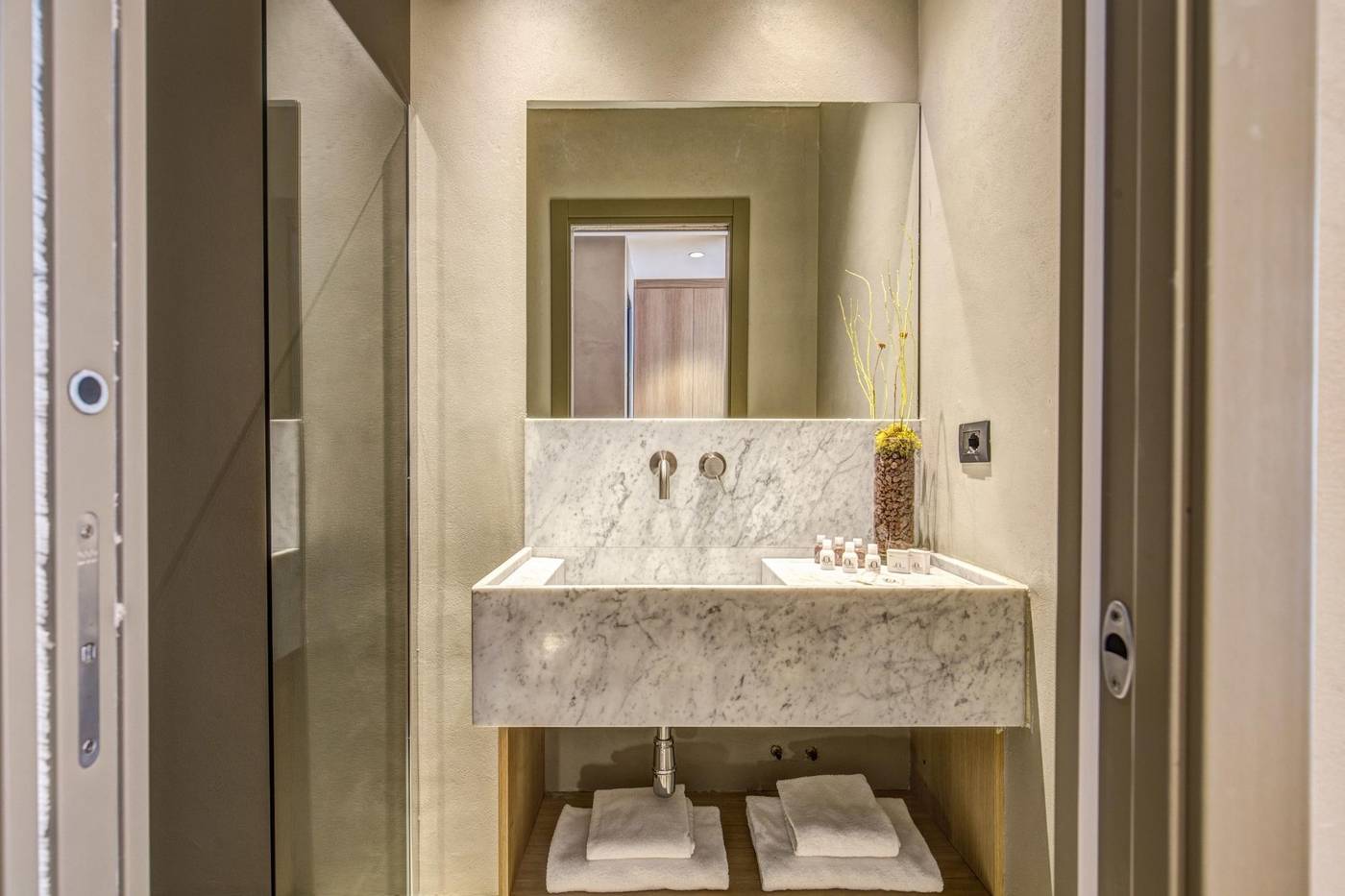 G55-Design-Hotel-Room-30