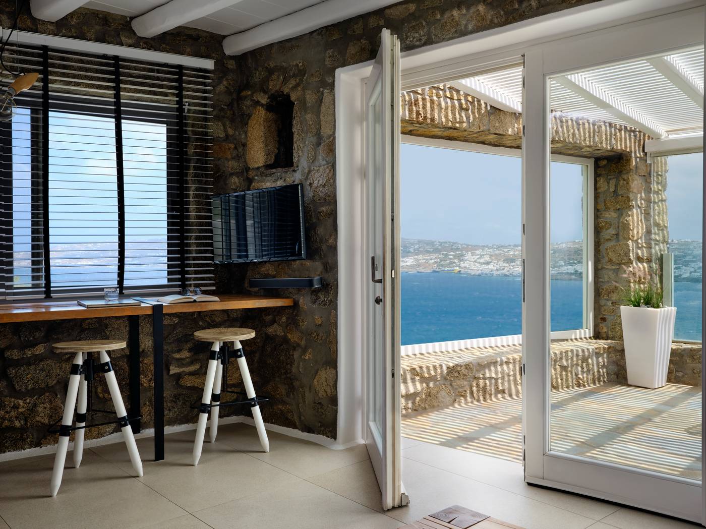 Mykonos-No5-Luxury-Suites---Villas-Room-54