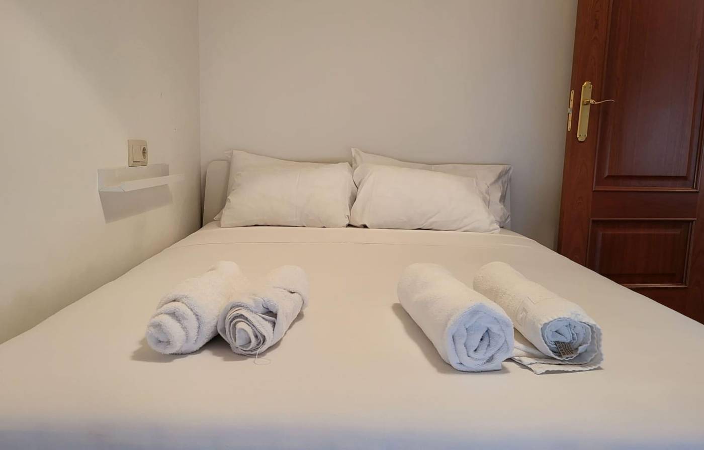 Cíes Suitel López De Neira, 28-Spain-Vigo-Room-10
