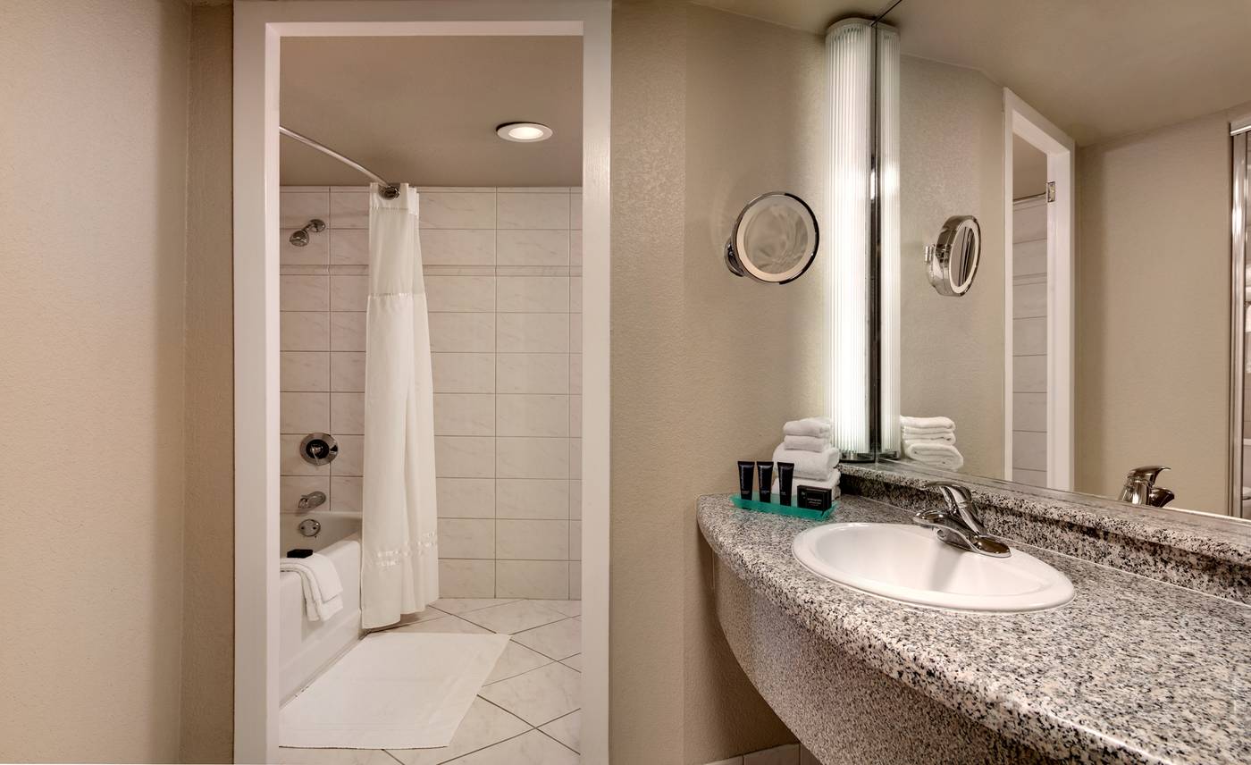 Westgate-Las-Vegas-Resort---Casino-Room-34