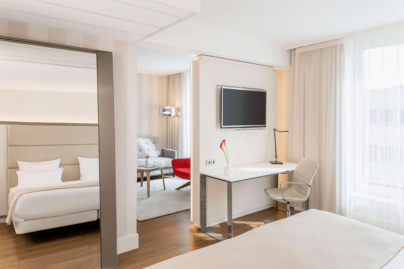 NH-Collection-Berlin-Mitte-am-Checkpoint-Charlie-Room-44