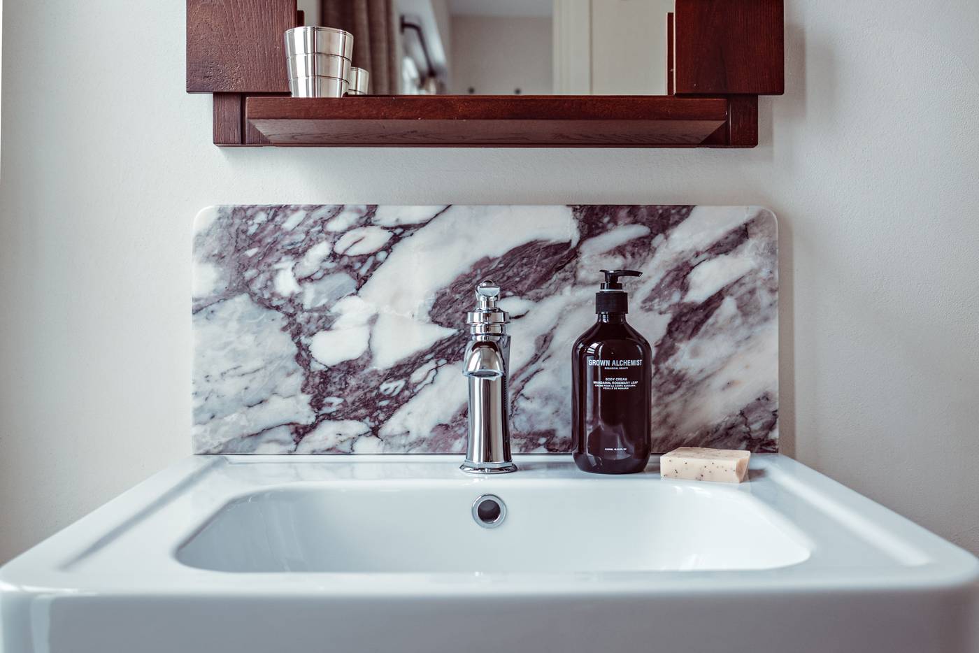 Academies-et-des-Arts-Room-24