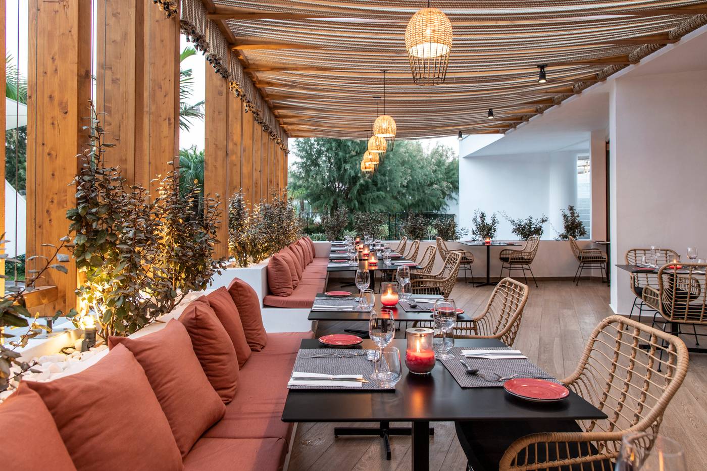 Eden-Roc-Resort-Hotel-Restaurant-13