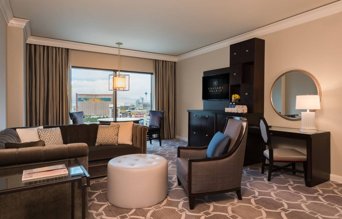 Caesars-Palace-Room-12