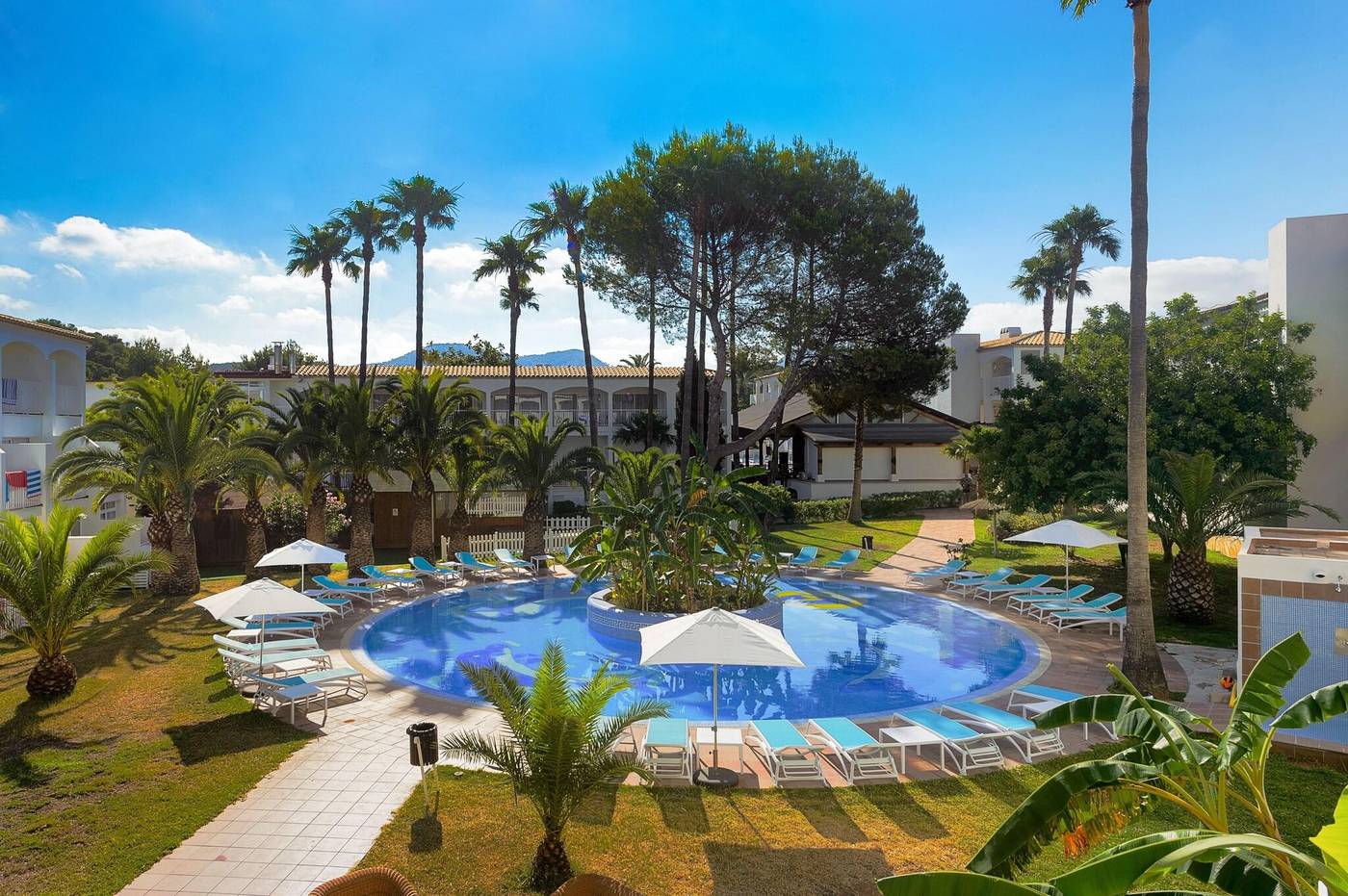 Playasol-Cala-Tarida-Pool-10