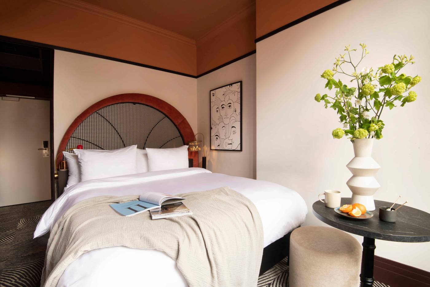 Jan-Luyken-Amsterdam-Room-10