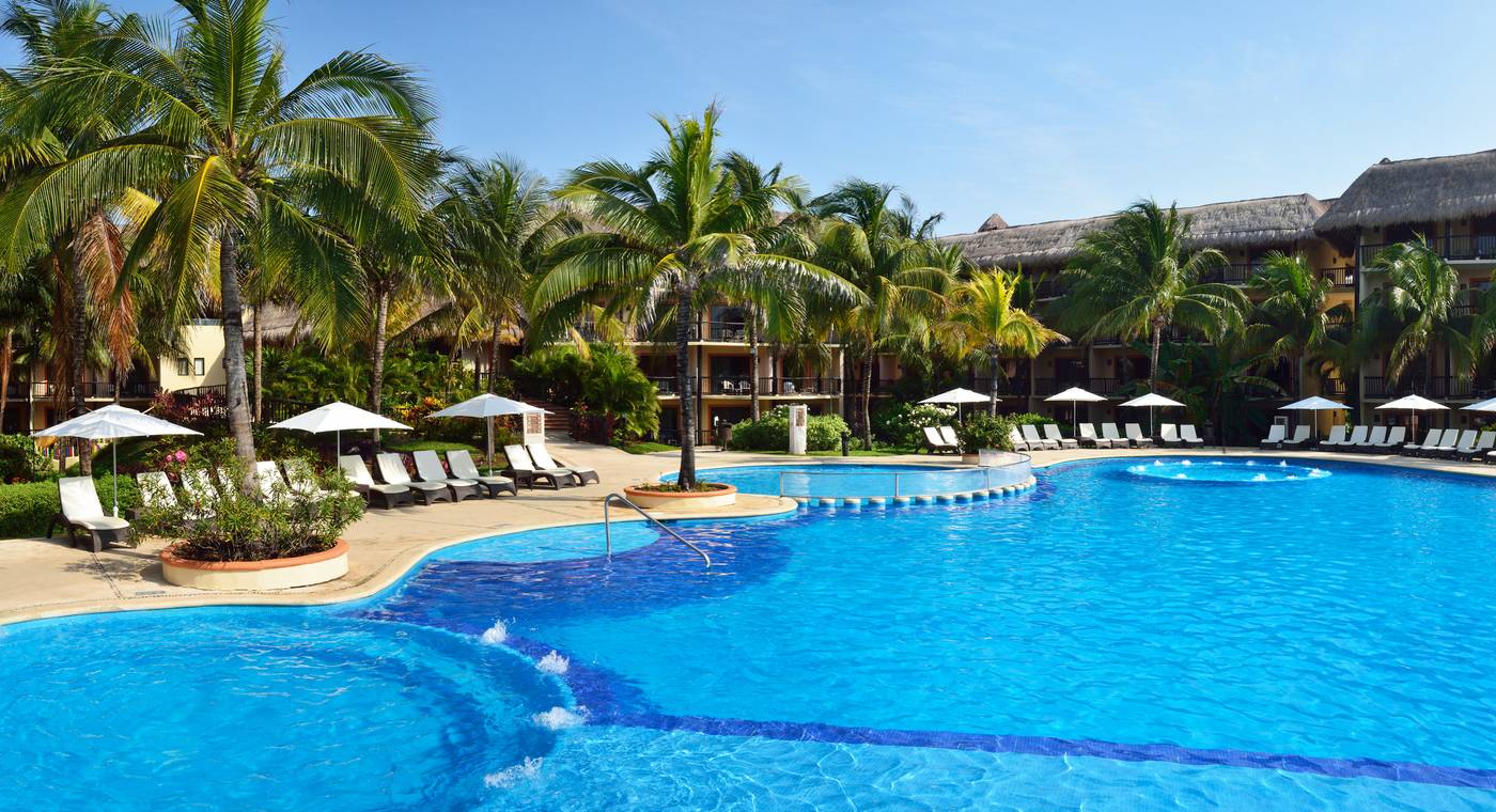Catalonia-Riviera-Maya-All-Inclusive-Pool-1