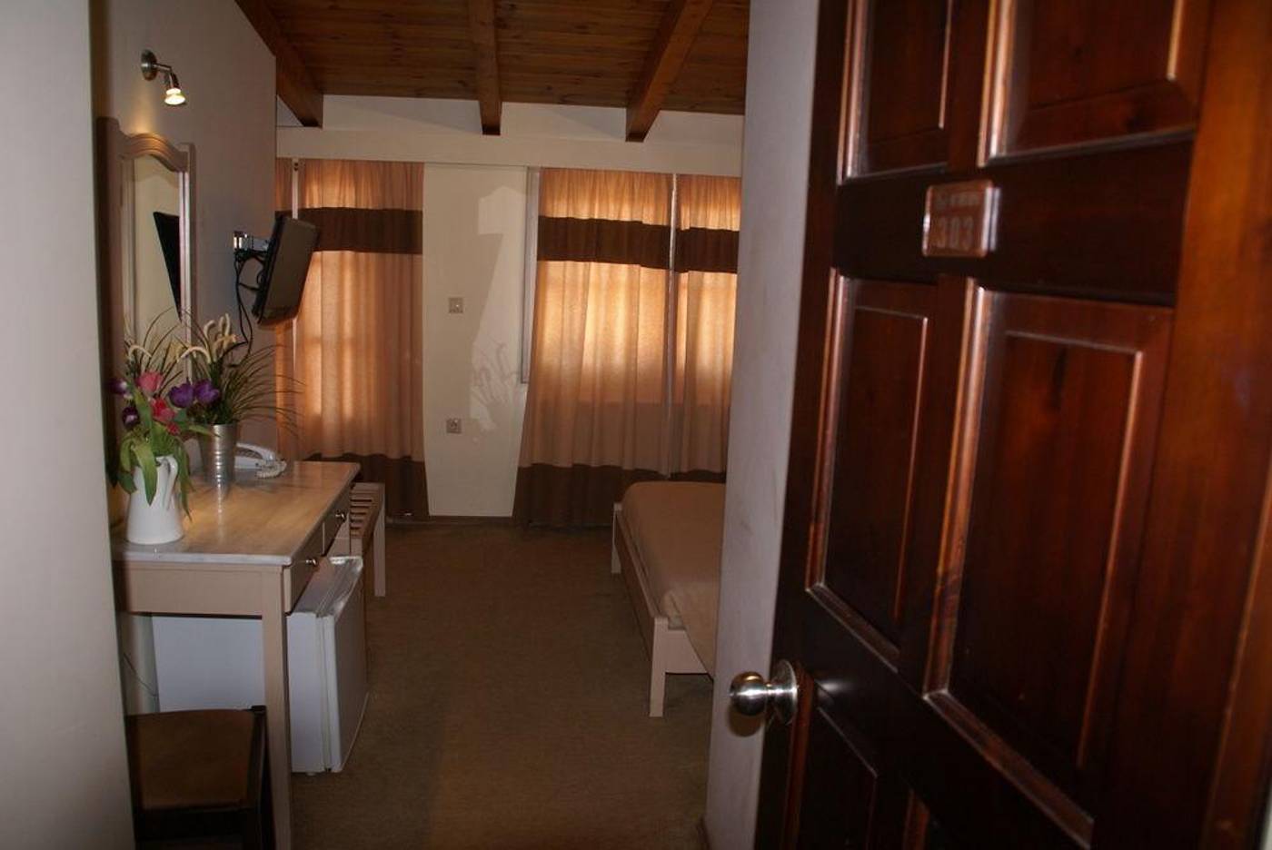 Yria-Room-7
