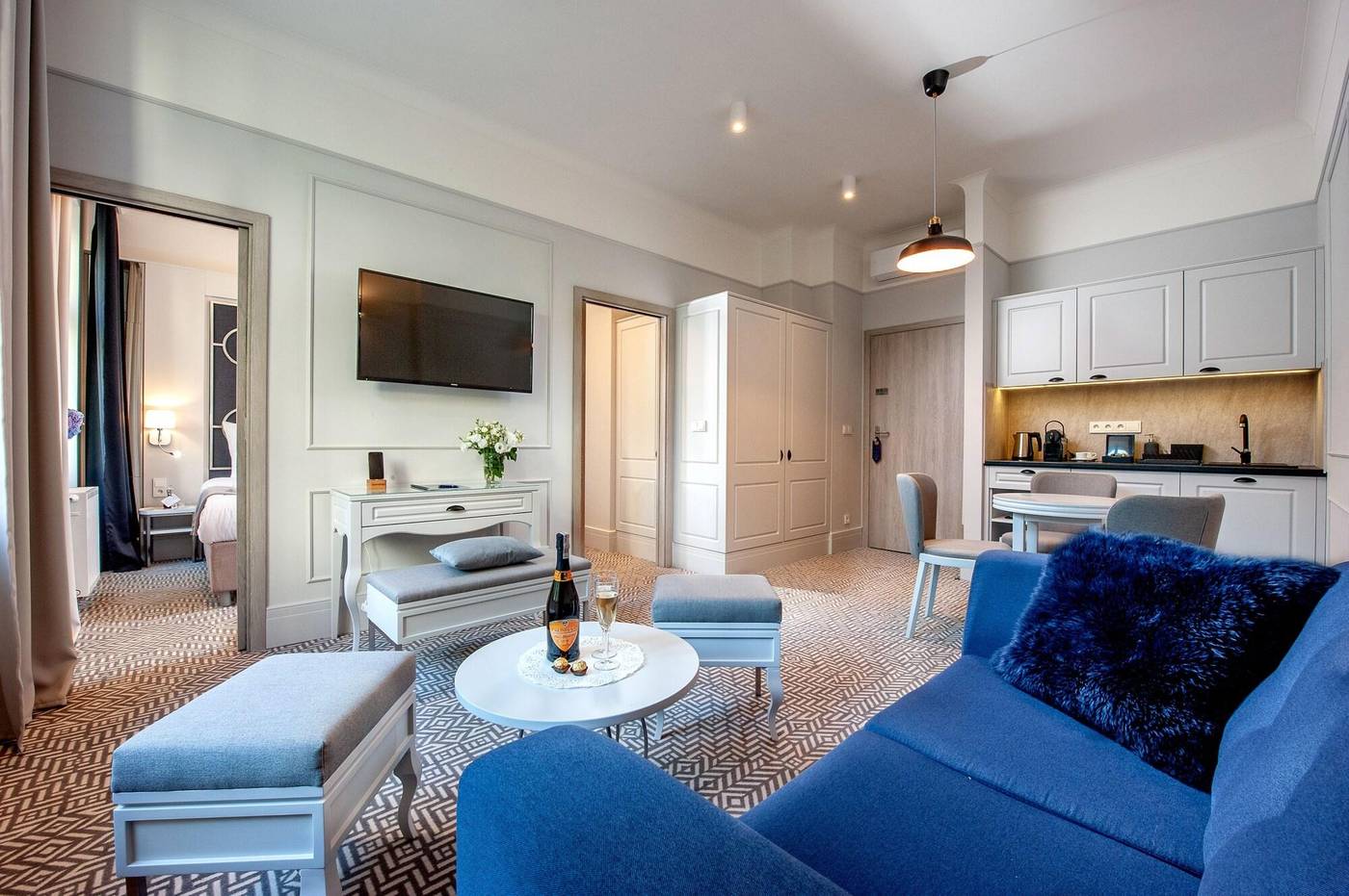 Amber-Design-Residence-Room-30