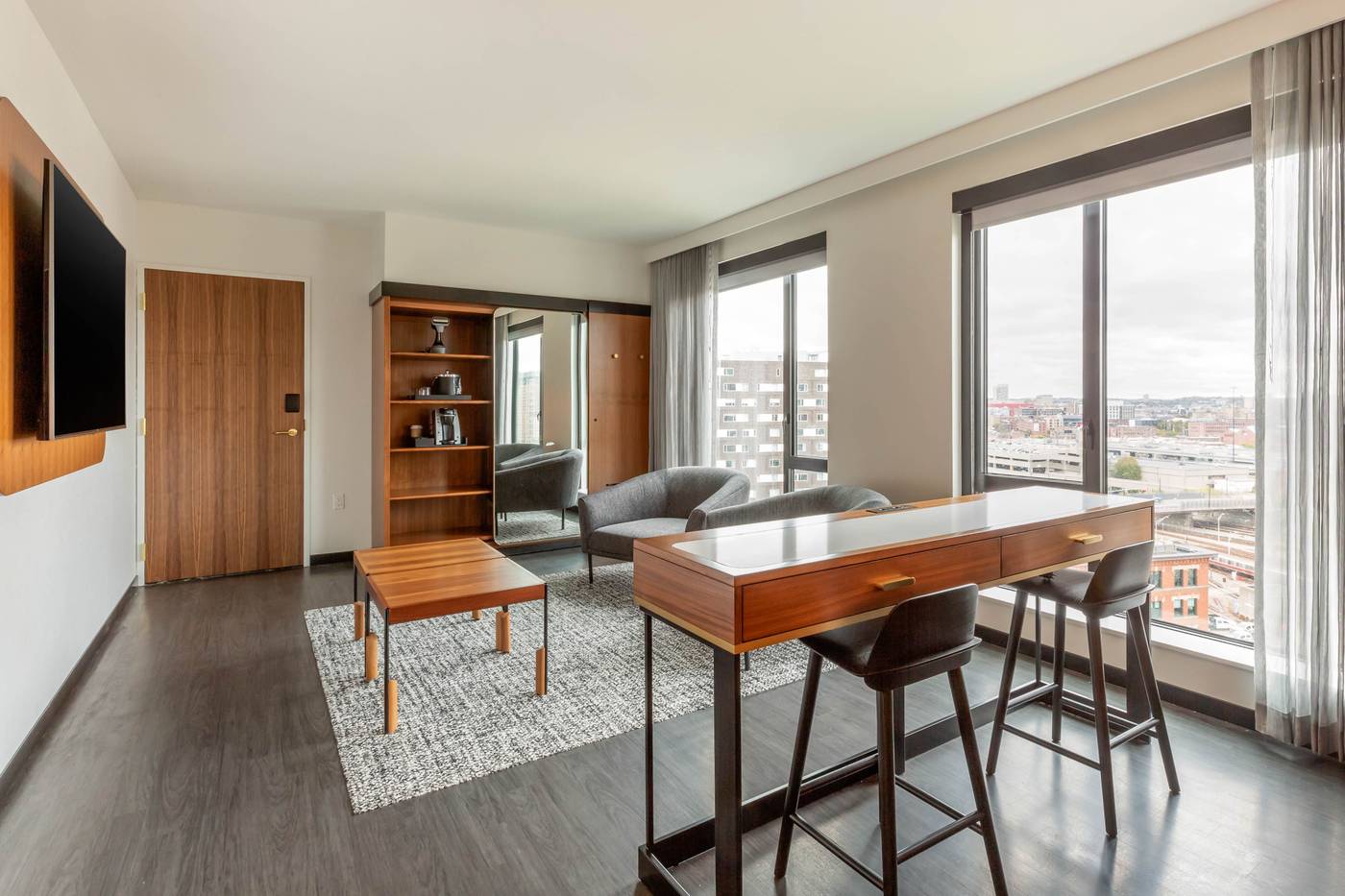 Cambria-Hotel-Boston-Downtown-South-Boston-Room-12