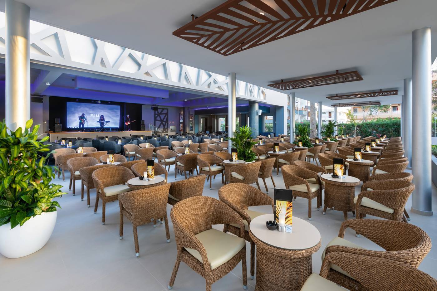 Riu-Palmeras-Bar-36