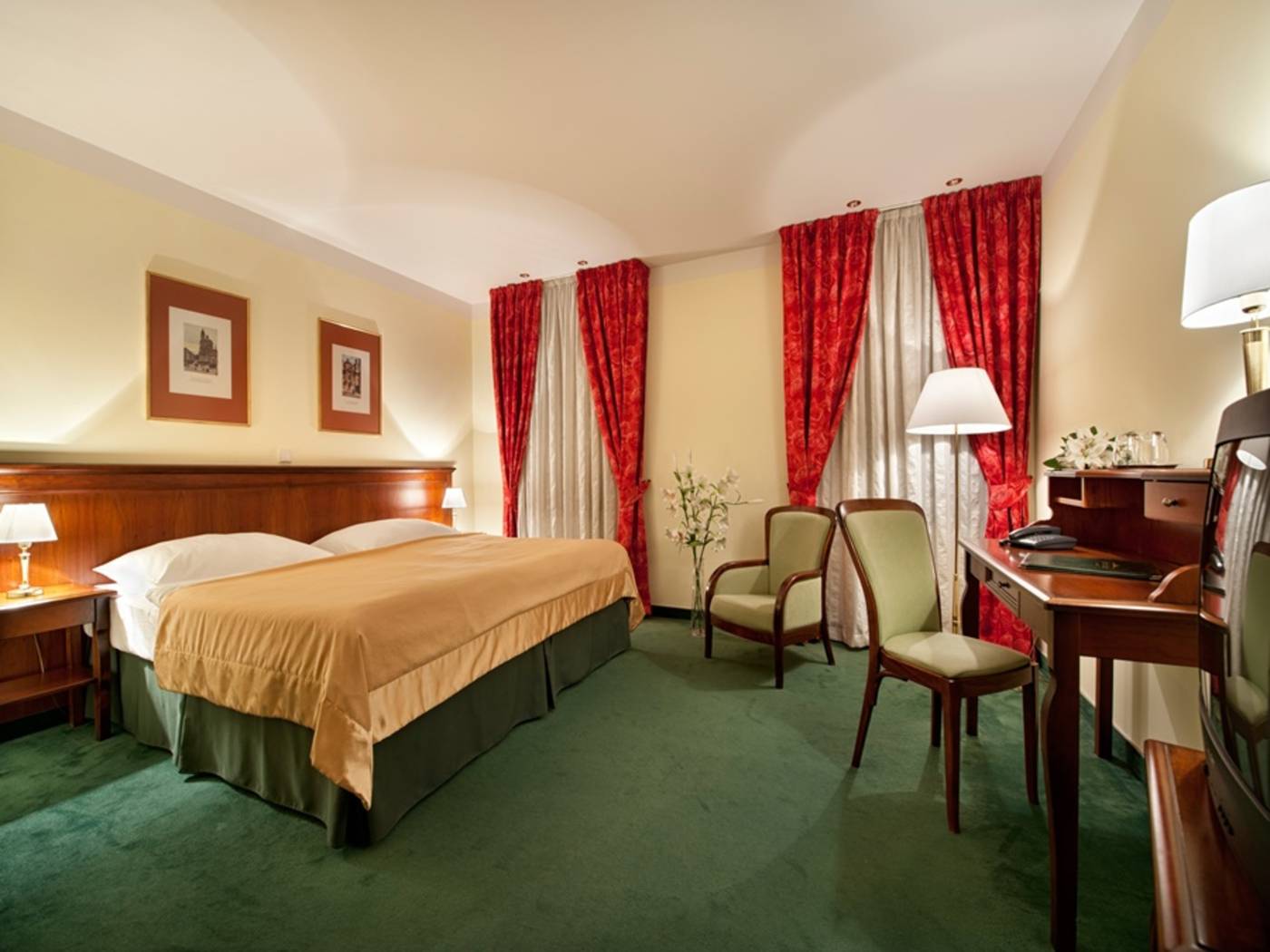 EA-hotel-Jeleni-Dvur-Prague-Castle-Room-13