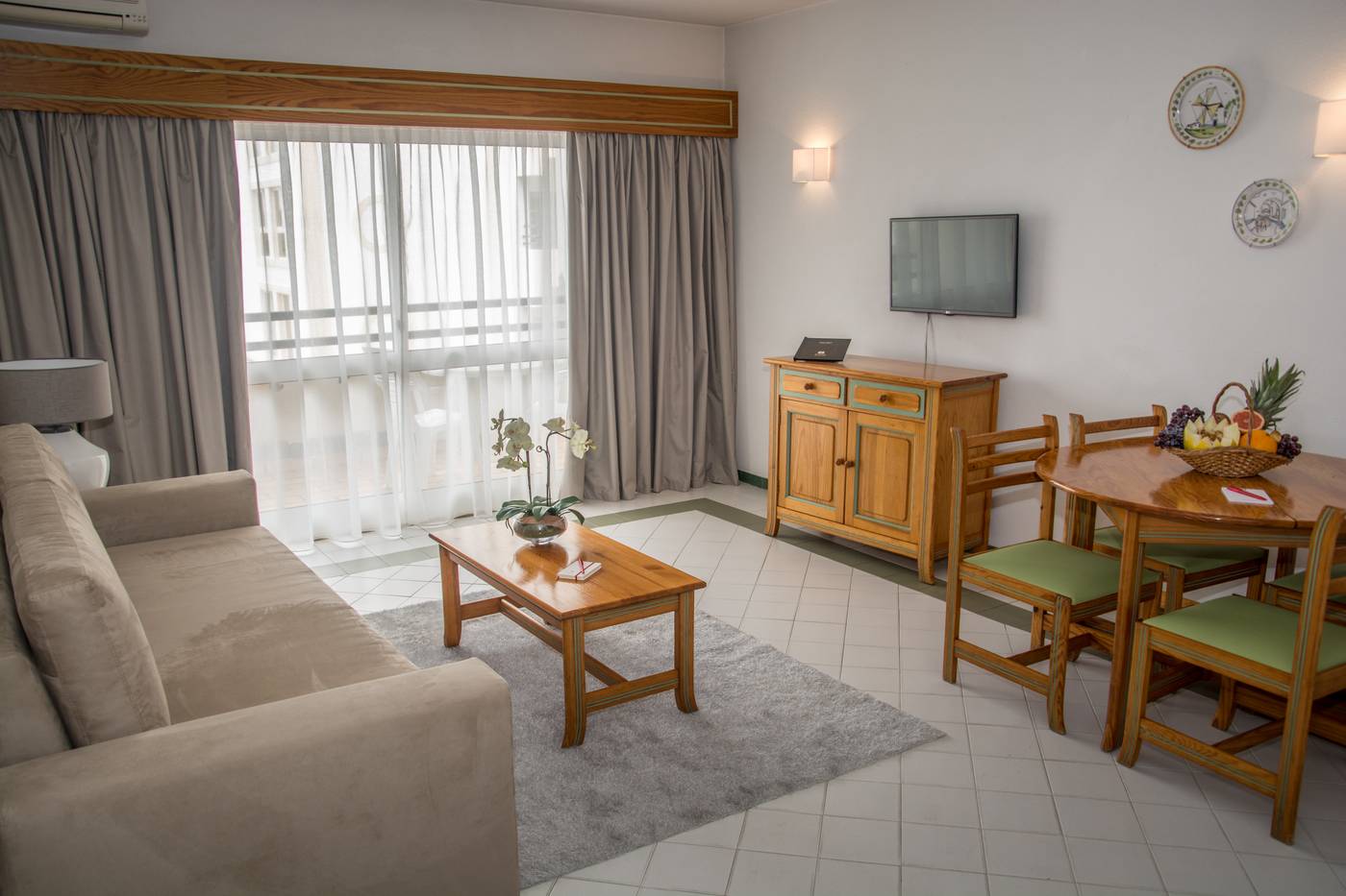 Luna-Hotel-da-Oura-Room-10