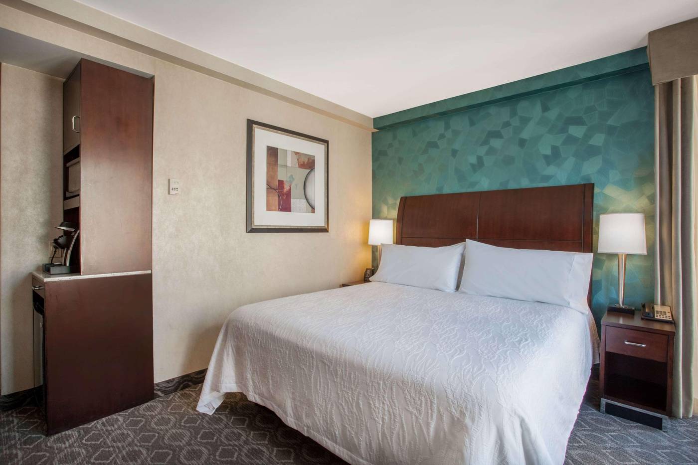 Hilton-Garden-Inn-NY-West-35-Street-Room-9