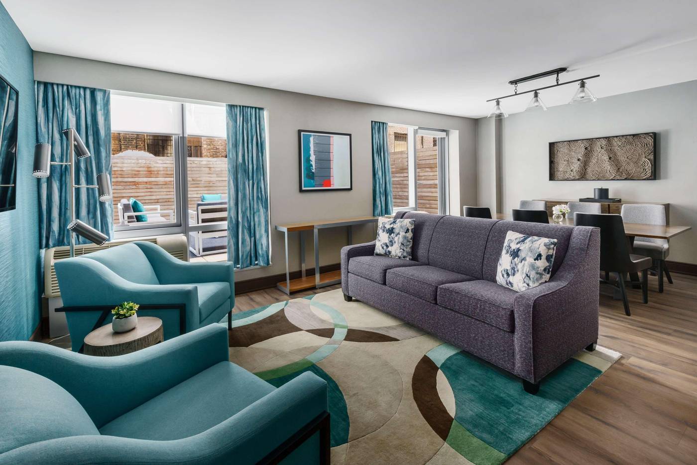 Hilton-Garden-Inn-New-York-Times-Square-North-Room-7