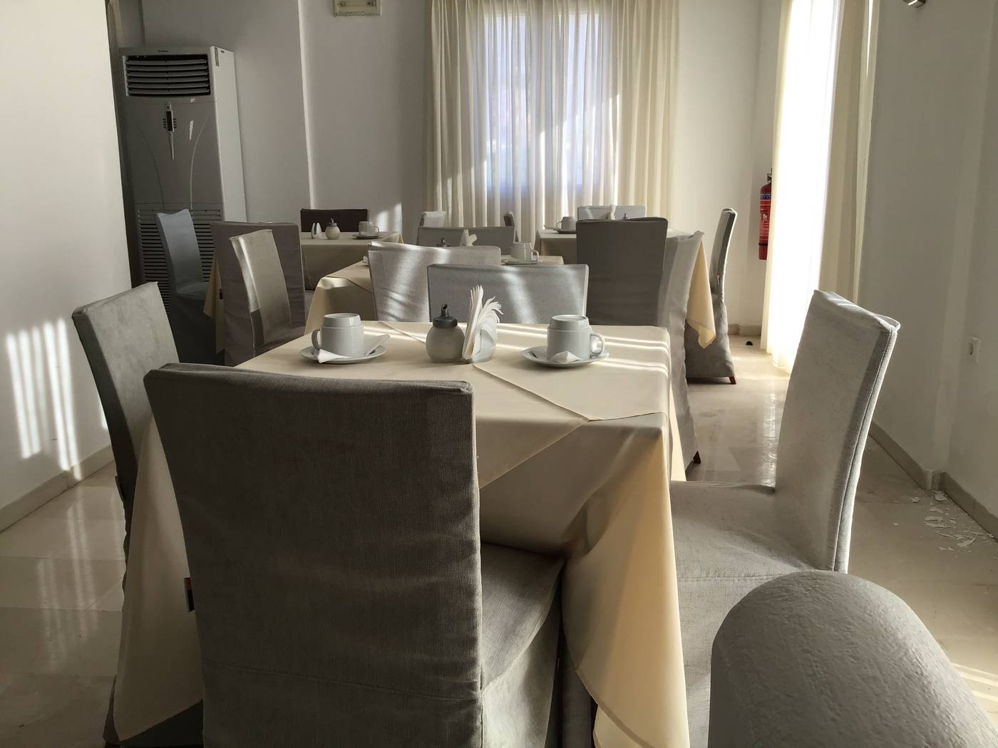 Thera-Mare-Restaurant-25