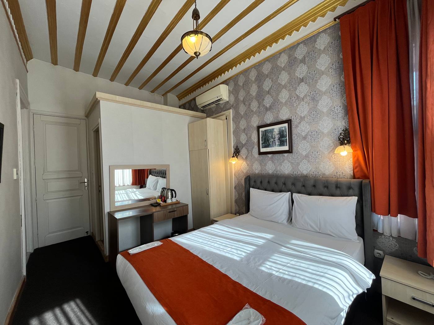Le-Safran-Suite-Room-5