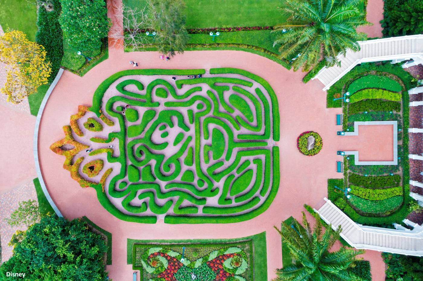 Hong-Kong-Disneyland-Hotel-Sports-and-Entertainment-40