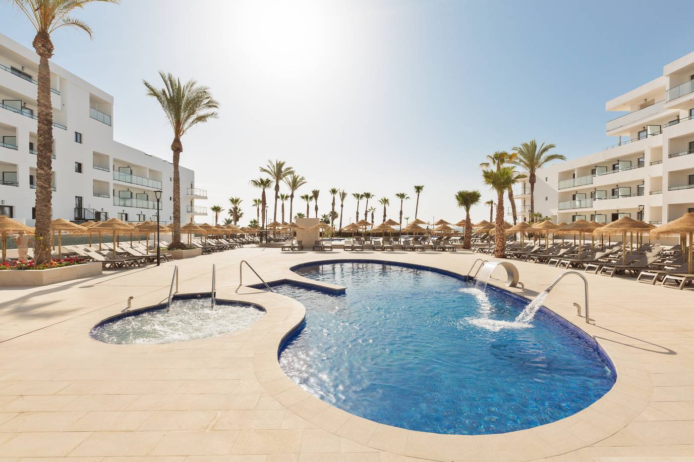 Best-Oasis-Tropical-Pool-8