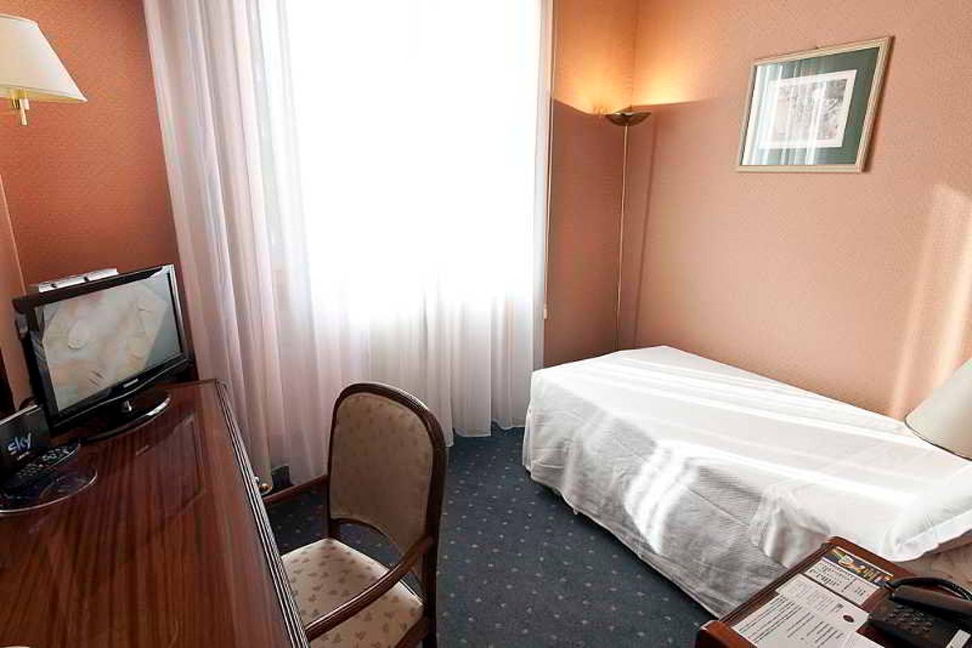 Bristol-Hotel-Room-21