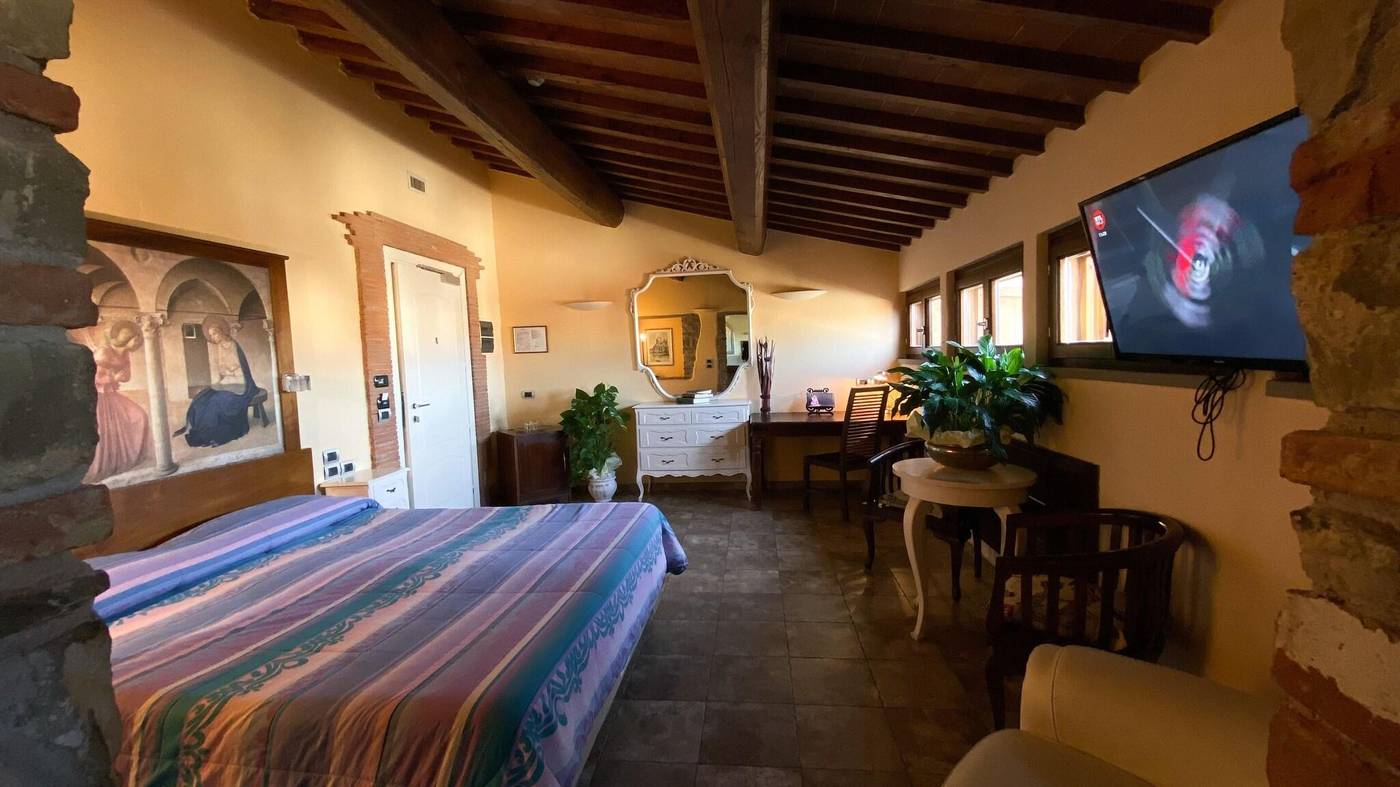 Vogue-Arezzo-Lobby-12