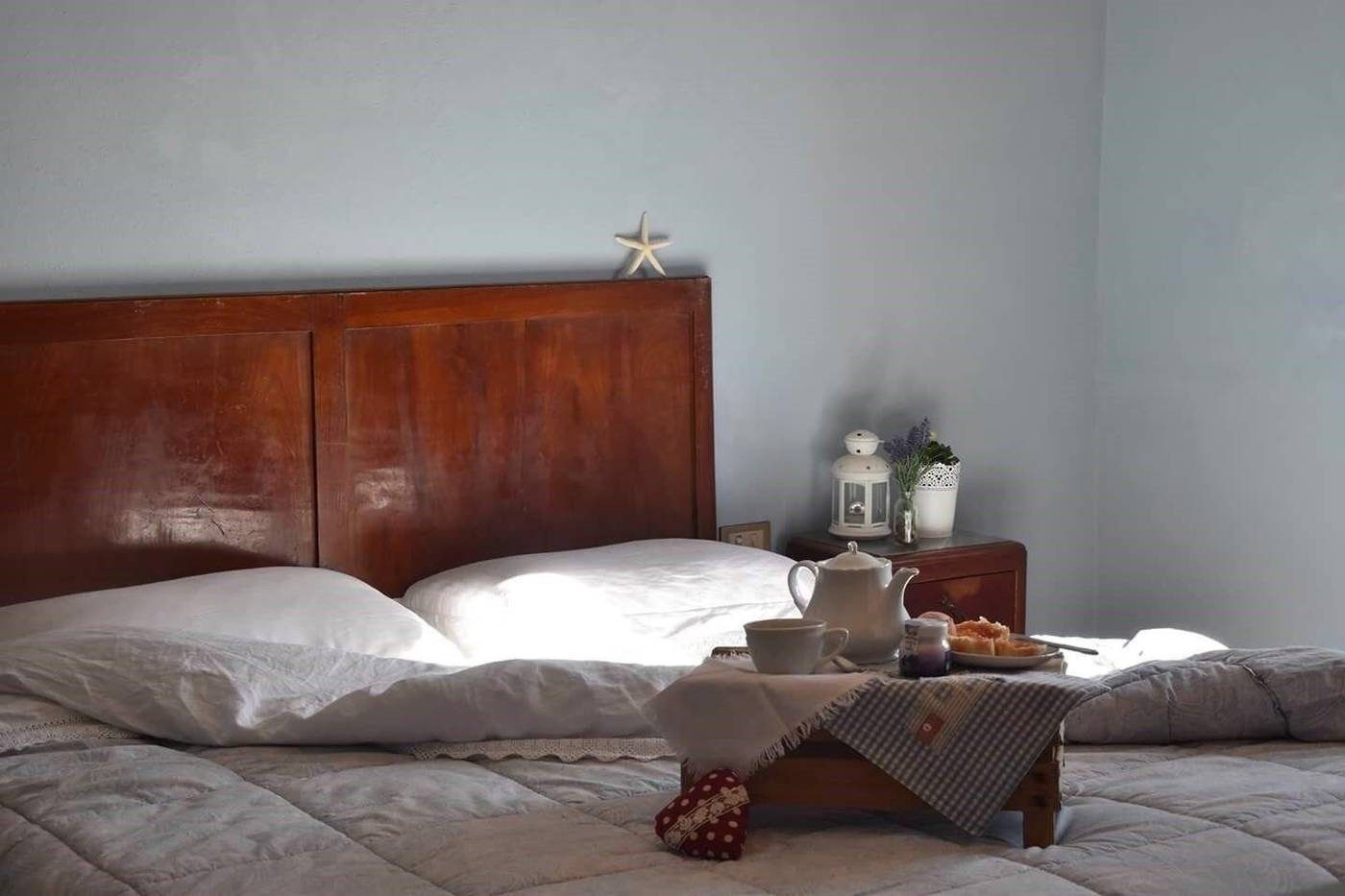 Bed-And-Breakfast-Country-Hill-Room-5