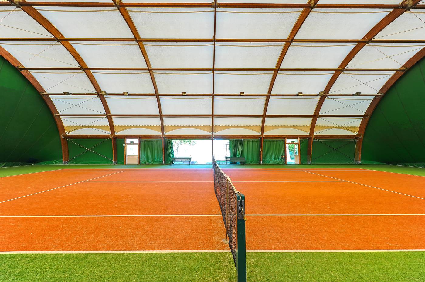 Ca--del-Moro-Sports-and-Entertainment-25