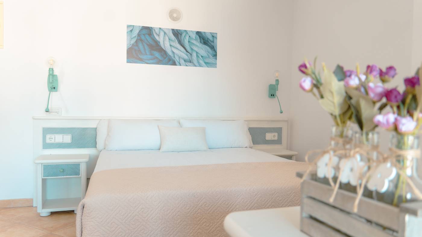 Rosamar-Aparthotel-All-Inclusive-Room-45