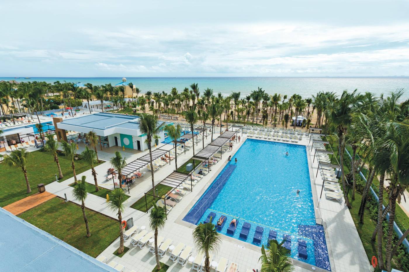 Riu-Playacar-All-Inclusive-Pool-5