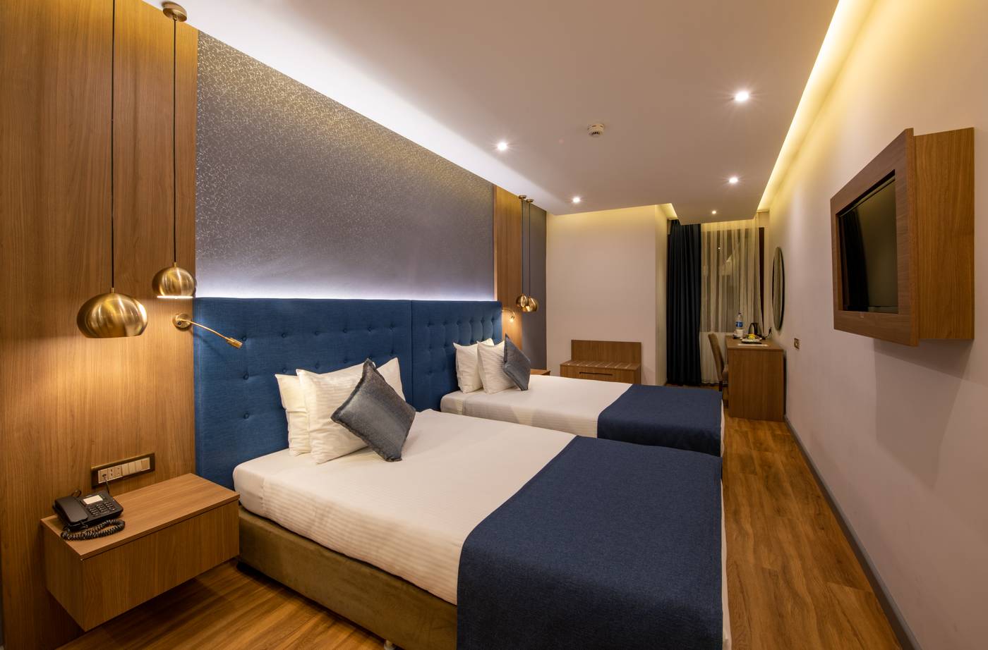 Nova-Plaza-Crystal-Hotel-Room-6