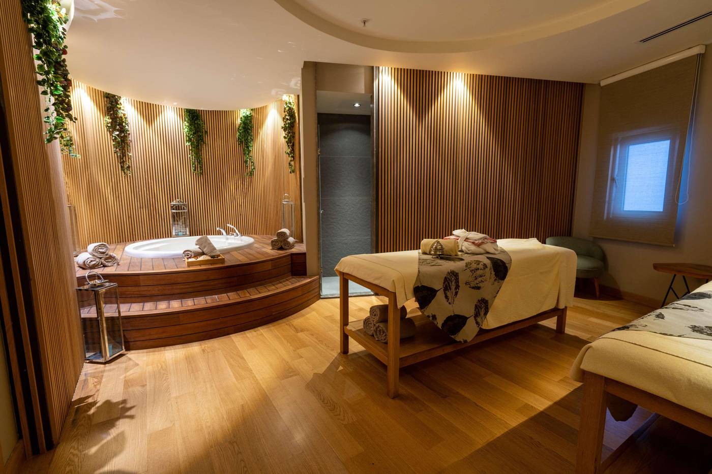 Lara-Barut-Collection-Sports-and-Entertainment-78