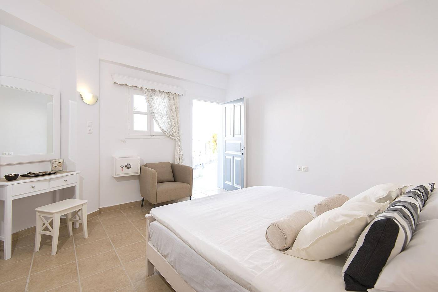 Lindos-Harmony-Suites-Room-11