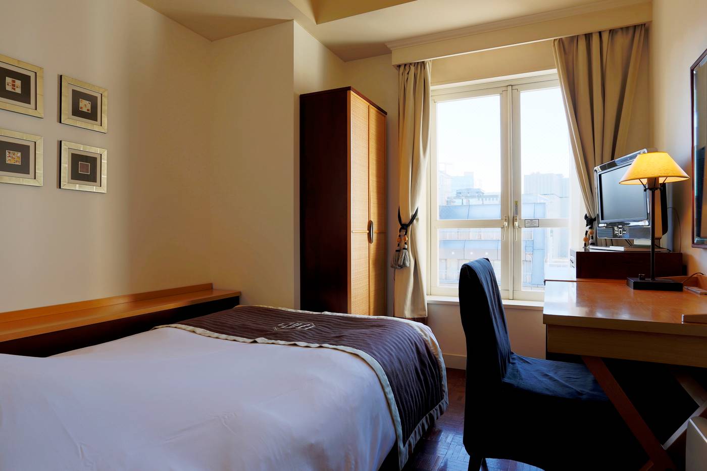 Hotel Monterey Ginza-Japan-Tokyo-Room-7